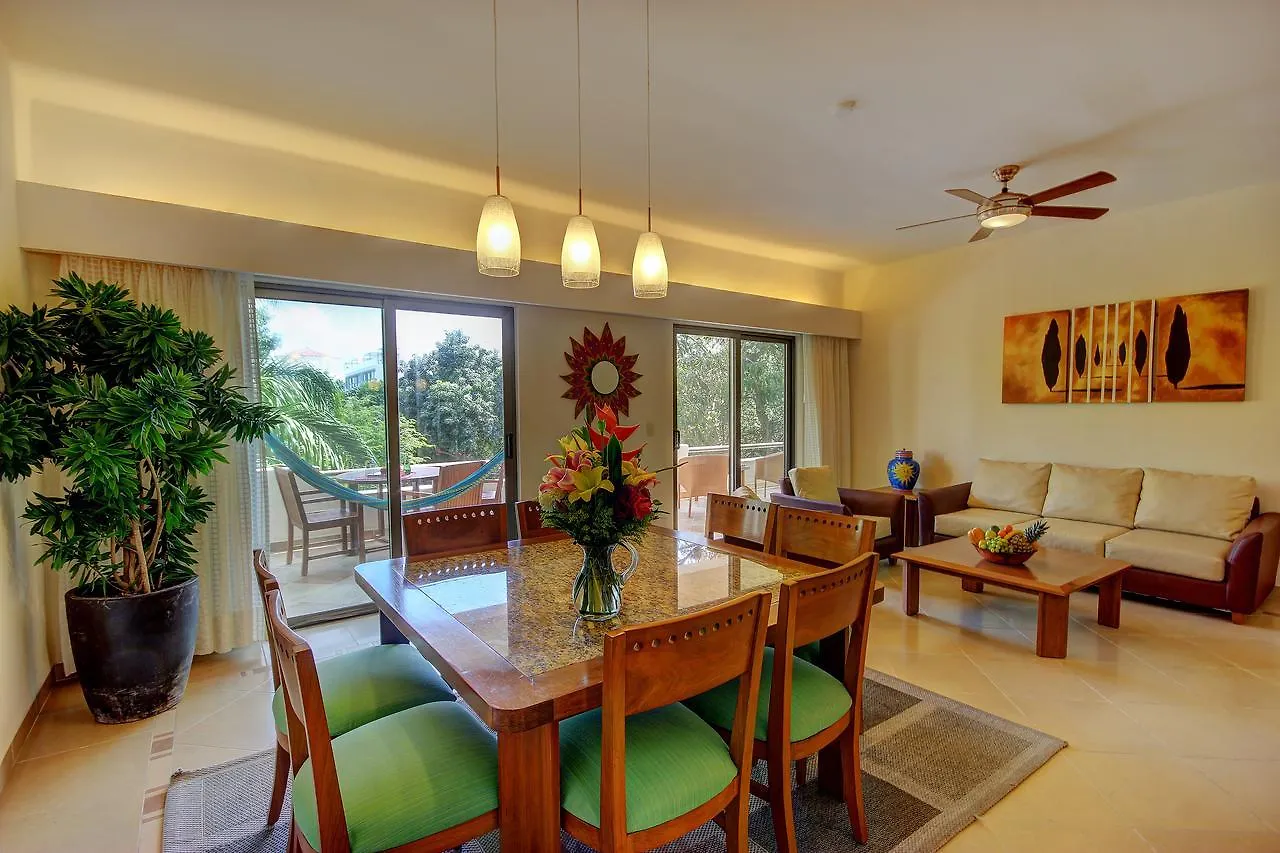 Riviera Maya Suites Плая-дель-Кармен