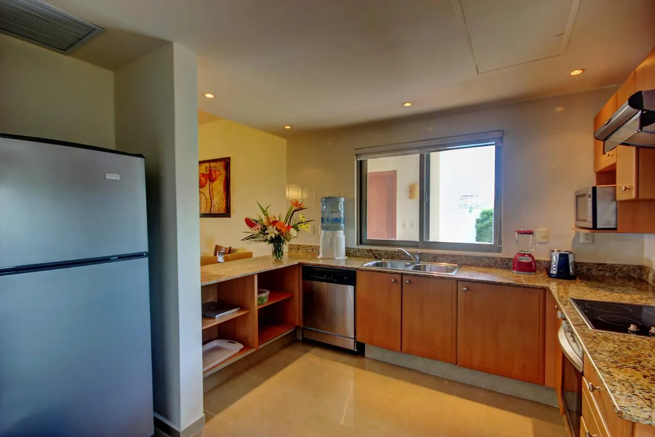 Апарт-отель Riviera Maya Suites Плая-дель-Кармен
